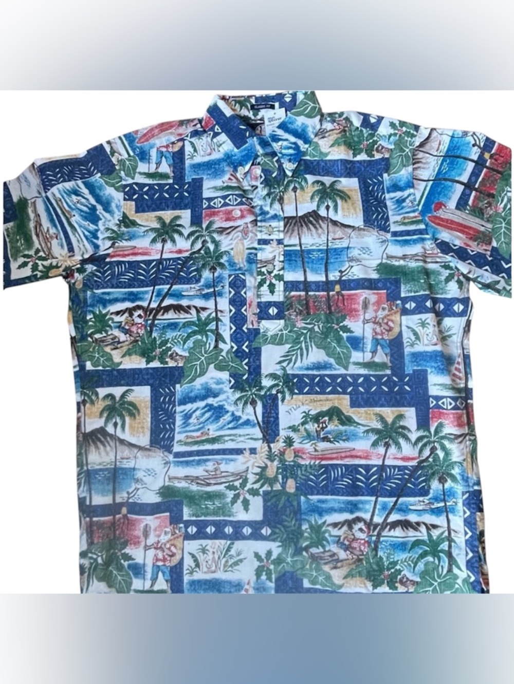 NWT. Men’s Size Small Reyn Spooner Classic Fit Hawaiian Christmas Aloha Shirt